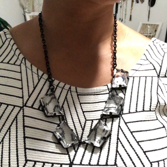 Black & glass necklace - Picture 6 of 7